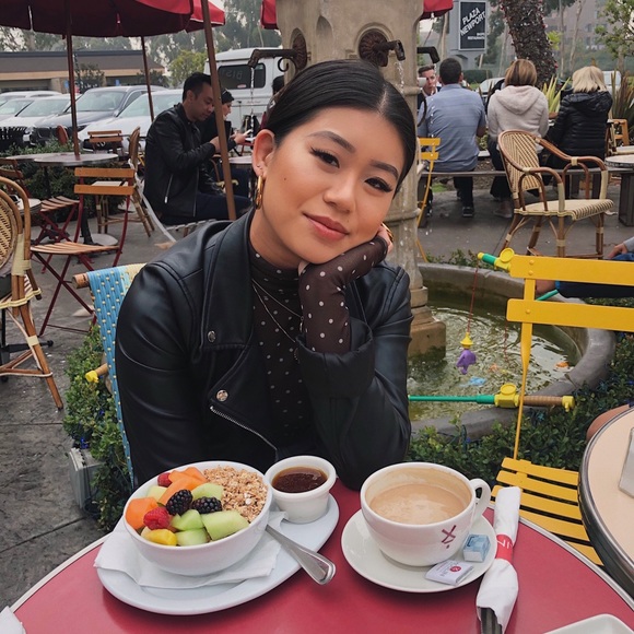 Meet your Posher, Tiffany - Picture 5 of 5